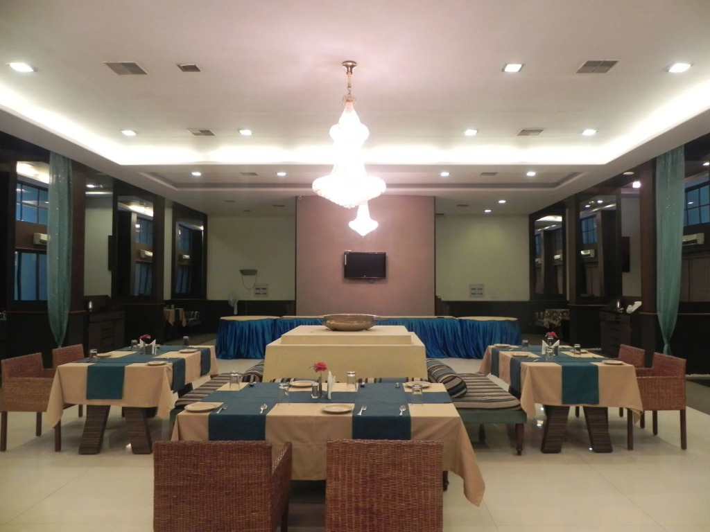 Collection O Reeva Regency