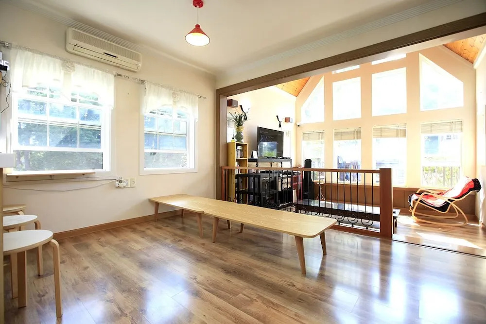 Gangneung Wow Guesthouse - Hostel