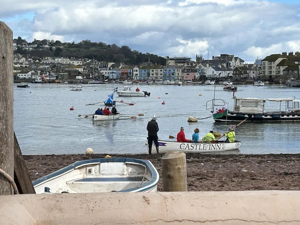 Lodge on Teign River, 1 Bed, Sleeps 2, Parking