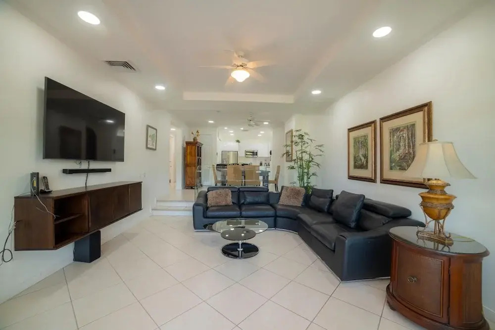 Colina 5D - 3 bdr 2 Bath Family