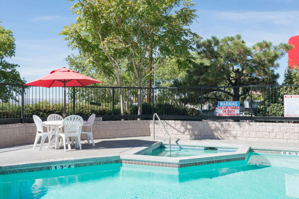 Ramada by Wyndham Albuquerque Airport