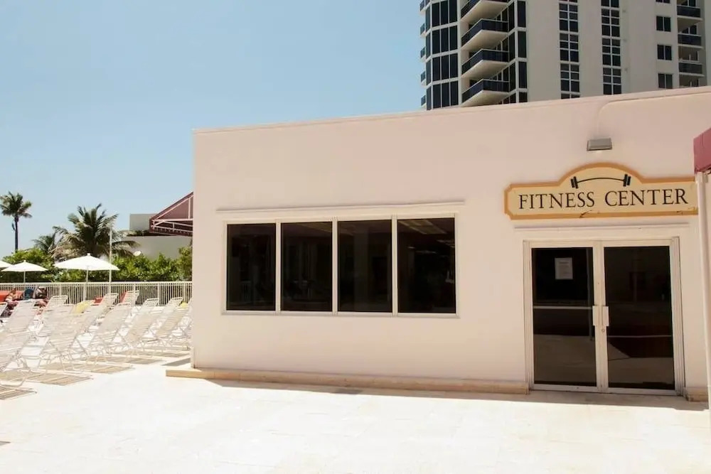 Marco Polo Aventura Club Sunny Isles Beach Studio Bedroom Condo by Redawning