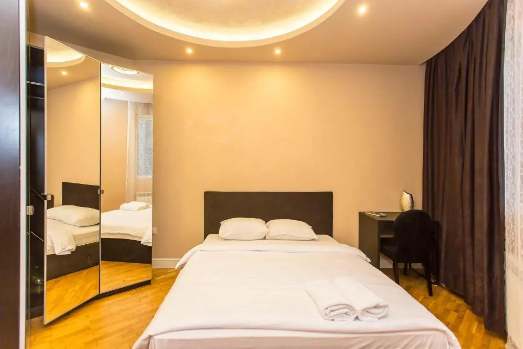 Elegant 2bdr Apartment with a Balcony