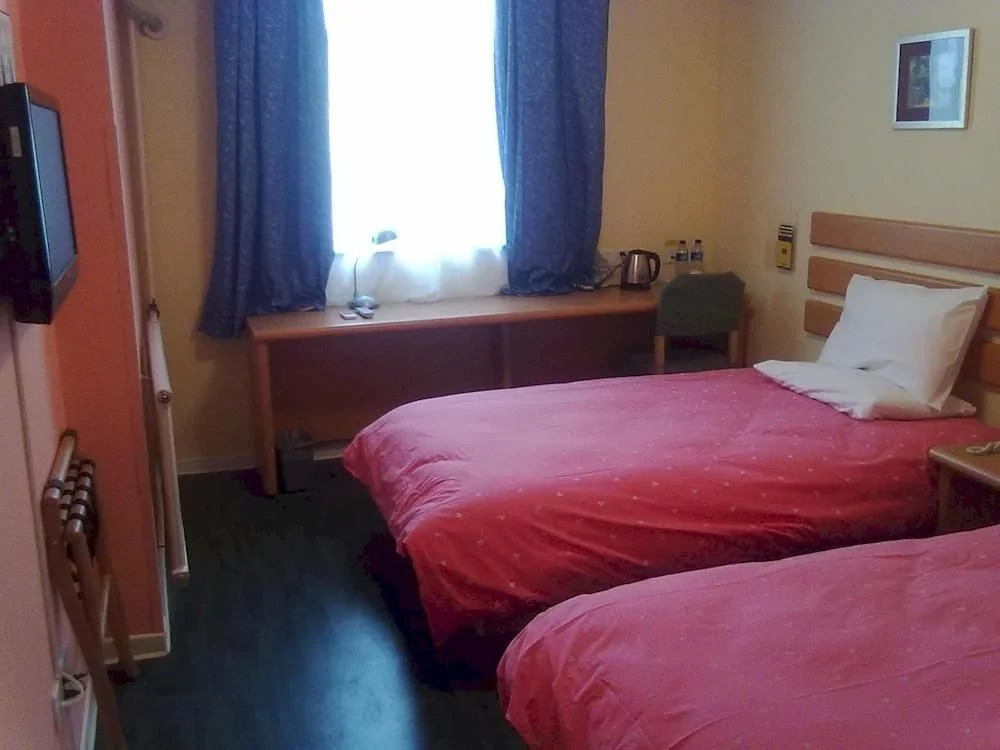 Home Inn Urumuqi Changjiang Road Jing'Er Road