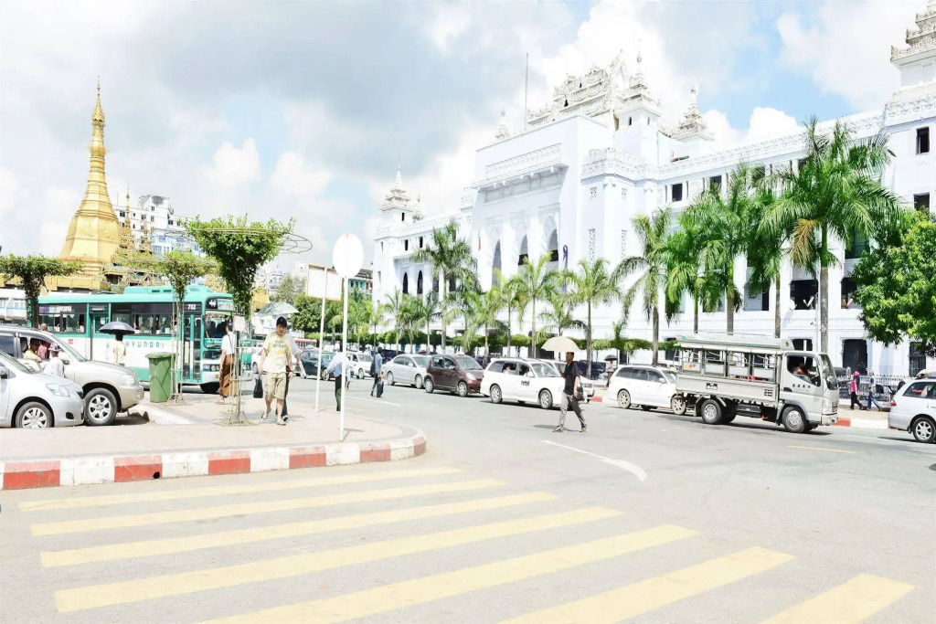 Hotel Grand United - Ahlone Branch