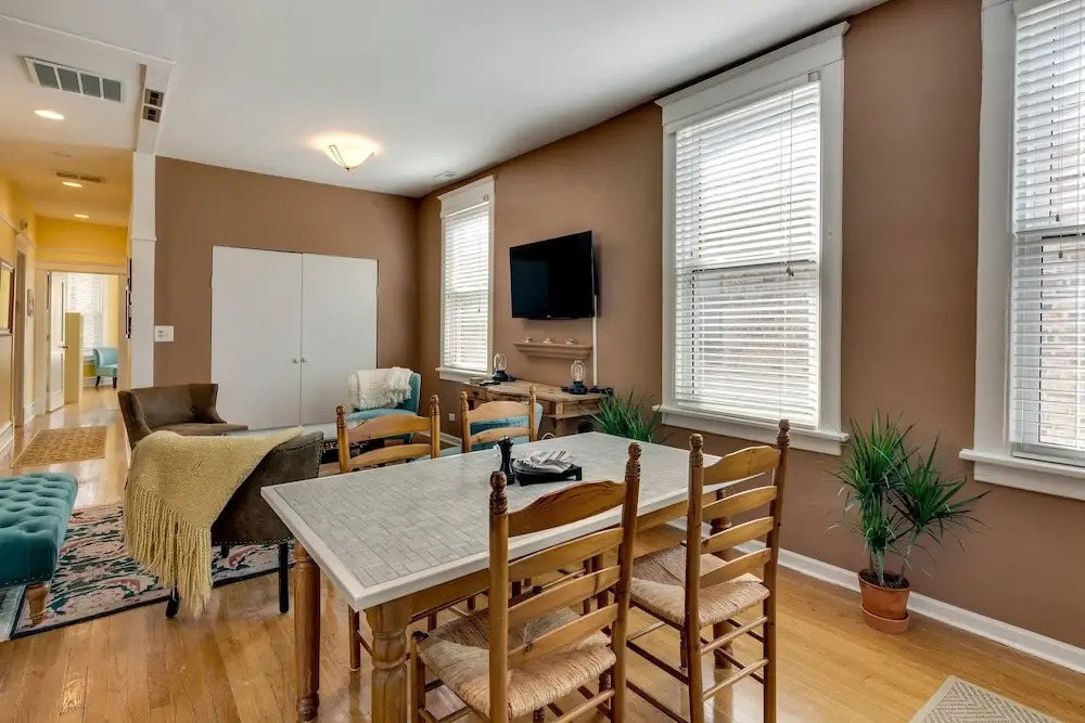Warm & Comforting 4BR 2BA in Andersonville by AllSet Turnover