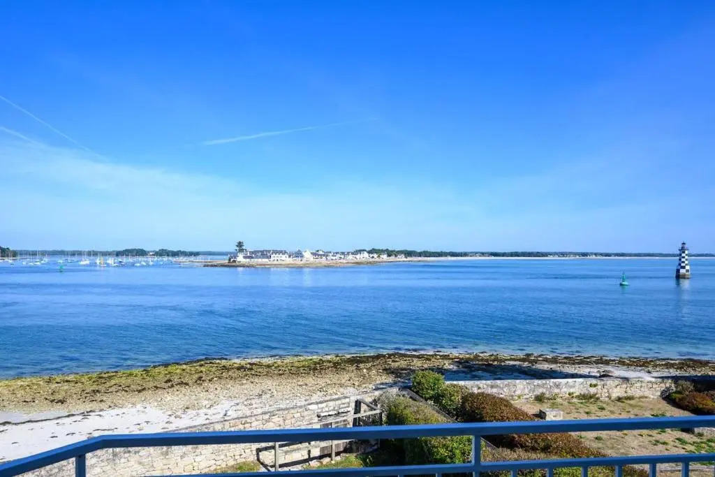 House With 4 Bedrooms in Loctudy, With Wonderful sea View, Enclosed Ga