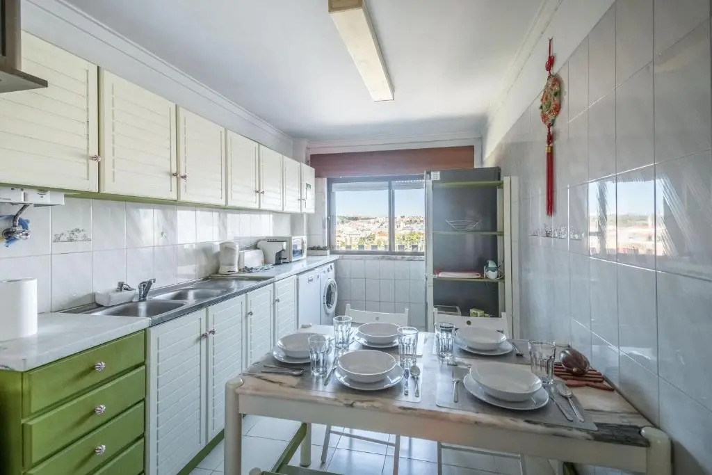 Perfect to Enjoy Lisbon Cascais and Sintra at 1200 metres to metro blue line and Sintra Rail line