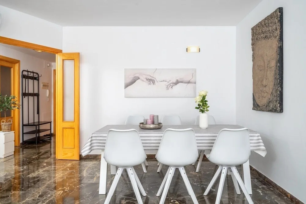 Stunning flat with open pool
