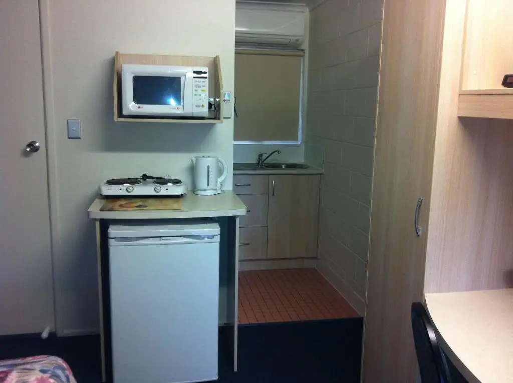 Mango Tree Motel