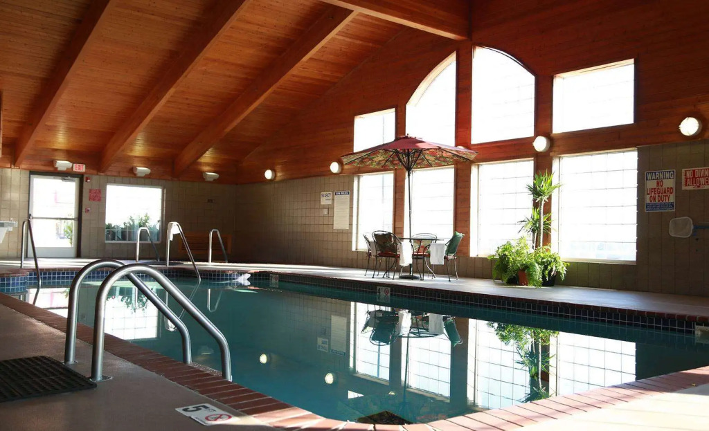 AmericInn by Wyndham McAlester