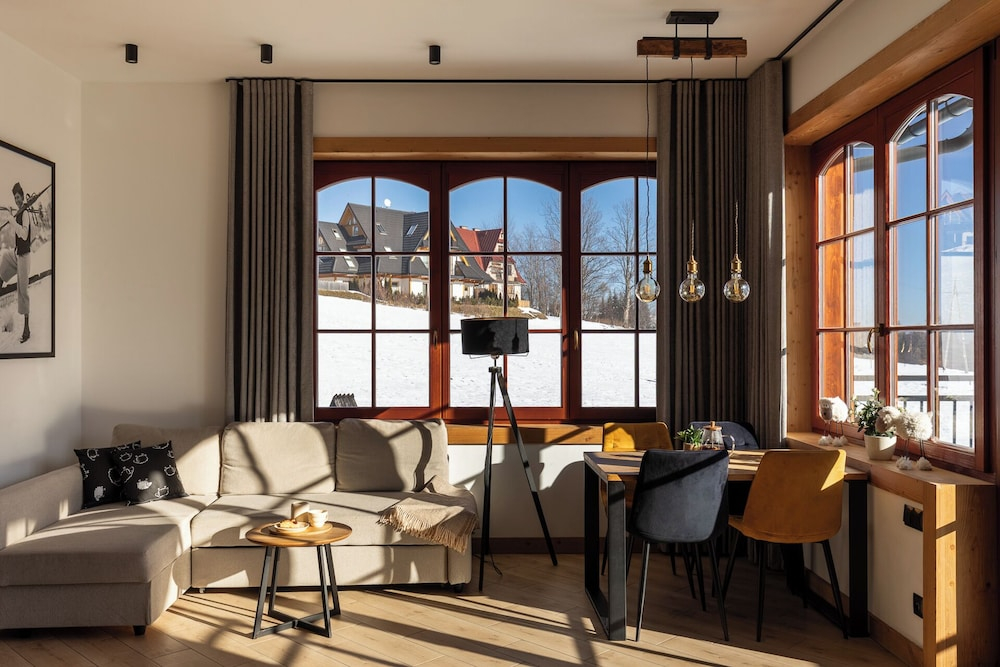 Karpielówka Suites Parking & Mountain View by Downtown Apartments