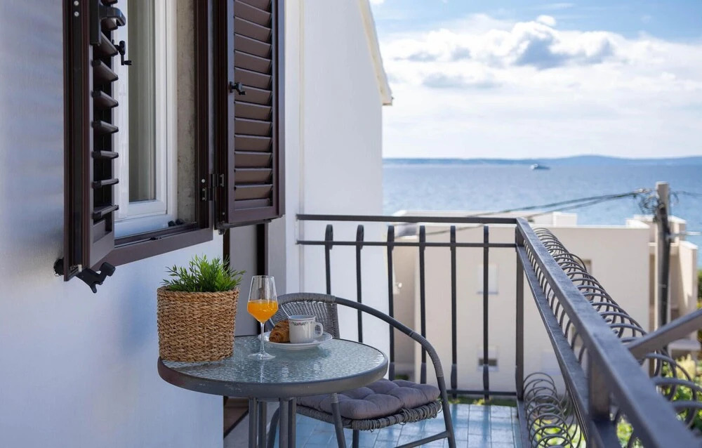 Amazing Home in Podstrana With Outdoor Swimming Pool, Wifi and 5 Bedrooms