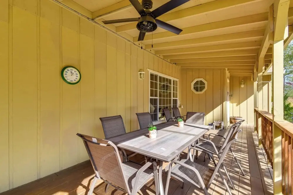 Play Golf & Unwind! Pine Mountain Lake Family Home