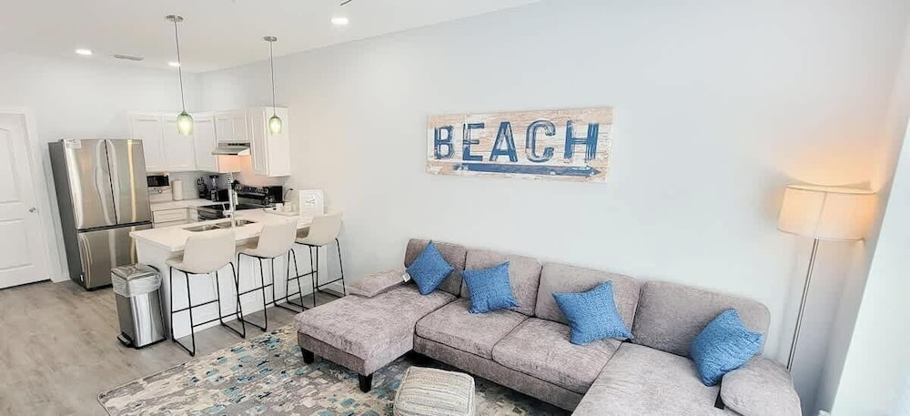 New Townhome - 2 Levels - Heated Pool - #2