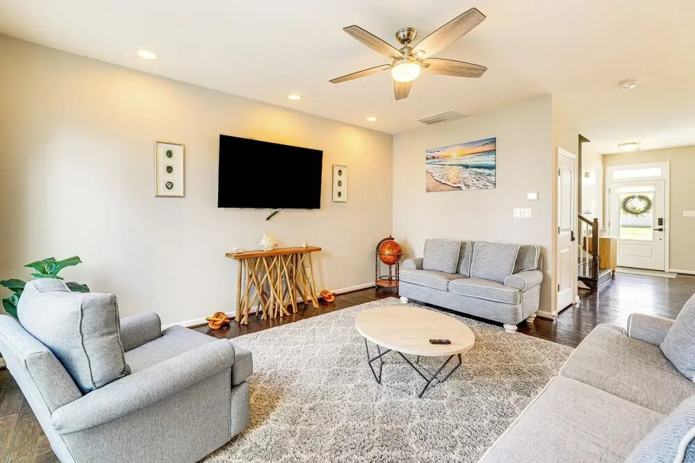 Spacious Townhome 2 Mi to Bethany Beach Boardwalk
