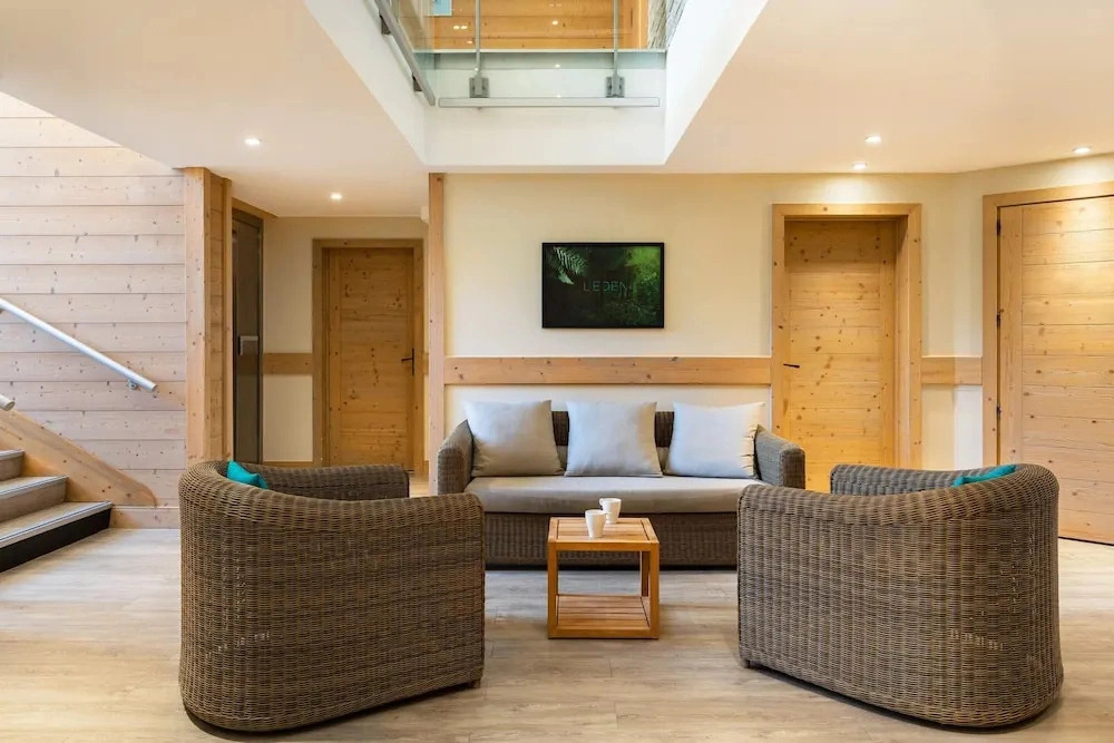 Retreat With Spa Access