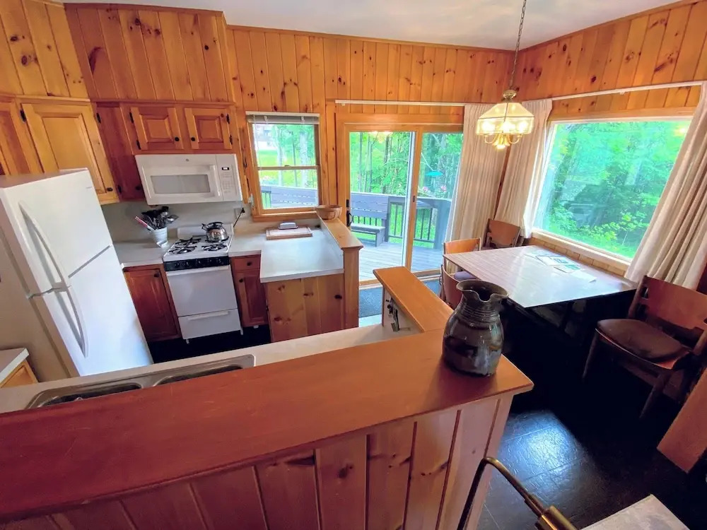 23sr Traditional Austrian Chalet at the Base of Cannon Ski Area in Franconia Notch