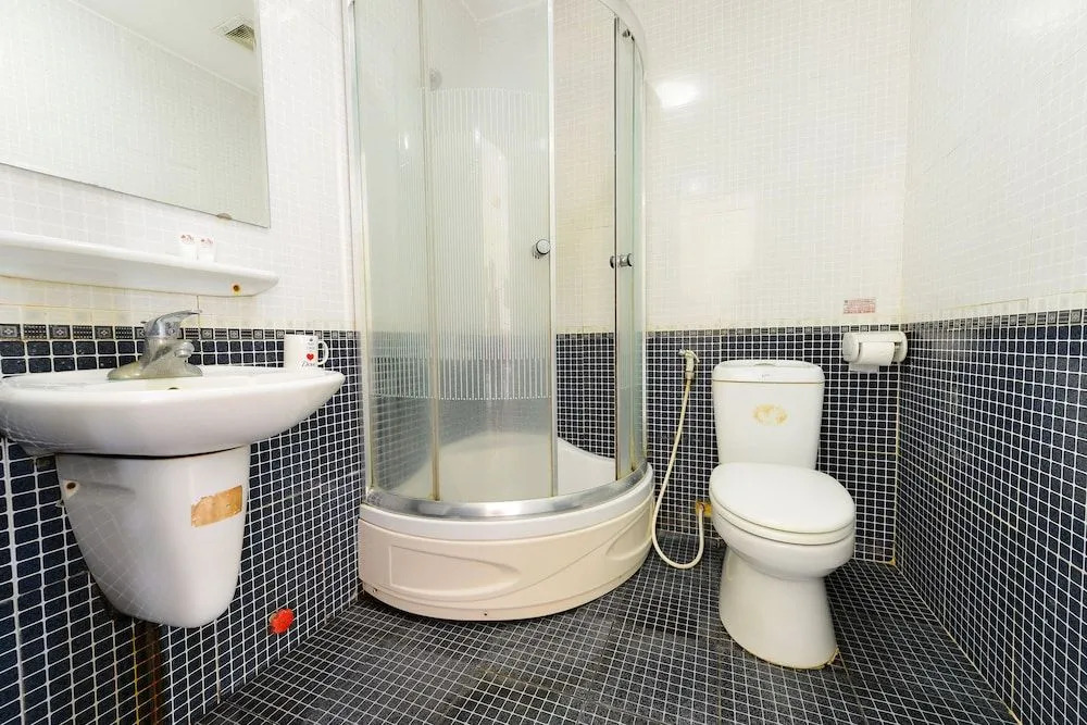 WestLake Hotel HN - by BAY LUXURY