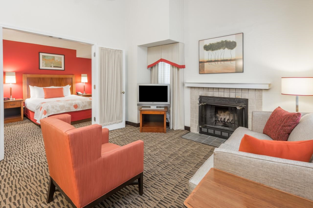 Hawthorn Suites By Wyndham St. Louis Westport Pla