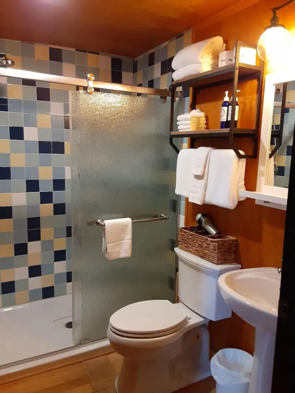 Anchor Inn Resort