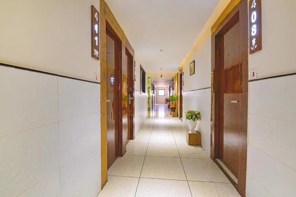 FabHotel Royal King