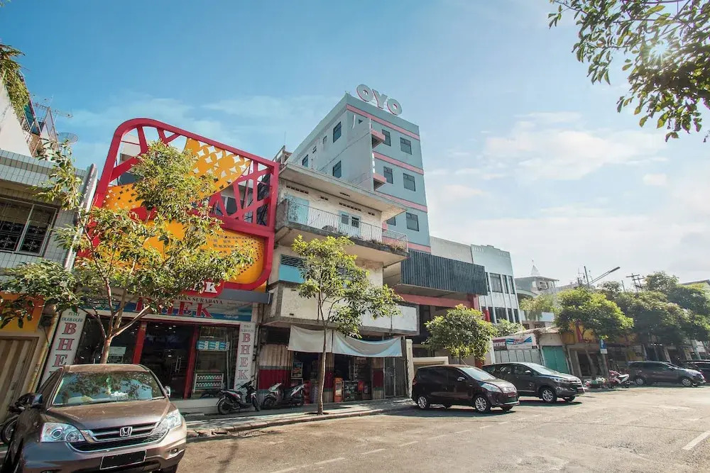 Hotel O Genteng Near Genteng Market Formerly Uno Hotel