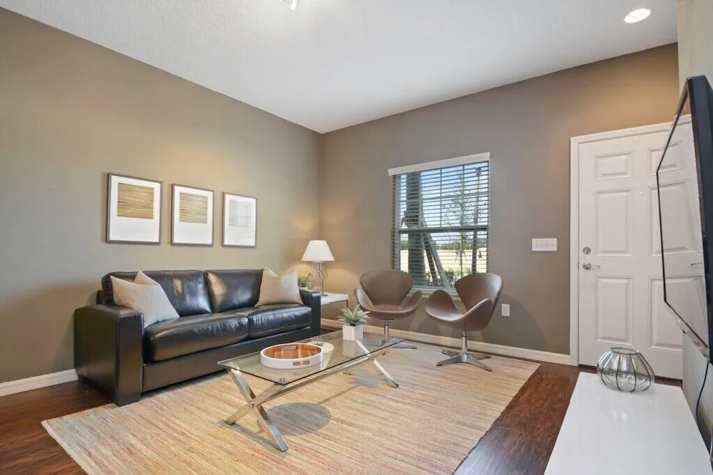 3 Bedroom Villa In The New West Lucaya Ge Townhouse