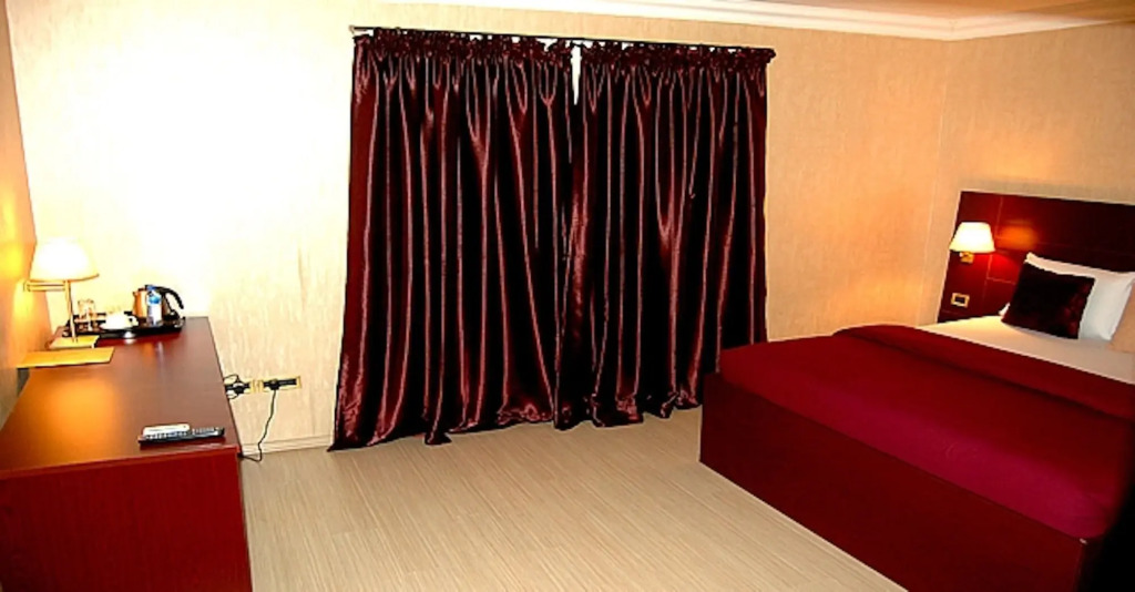 Chesney Hotel