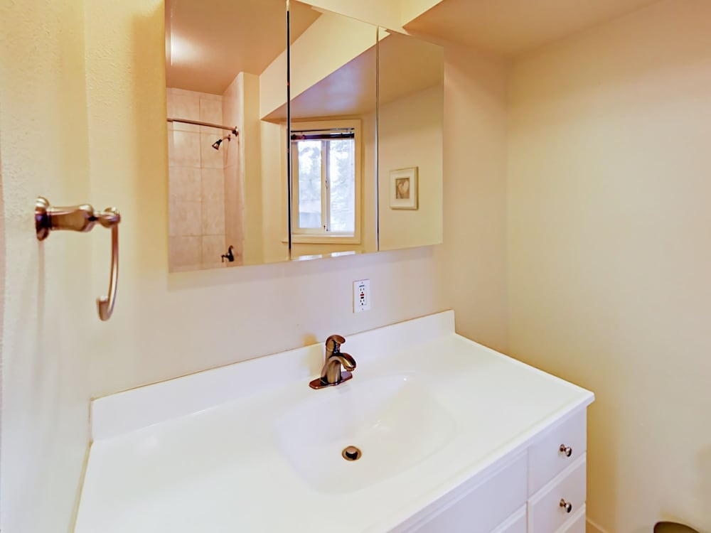 1154 Lone Indian Trail Home 3 Bedrooms 2.5 Bathrooms Home