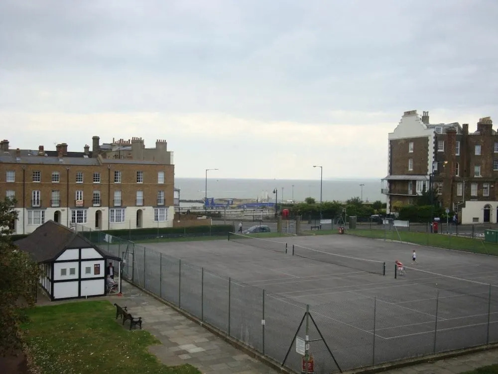 Spencer Court
