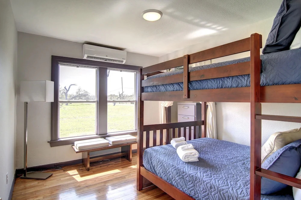 Pier Heaven 6031abc 9 Bedroom Home by RedAwning