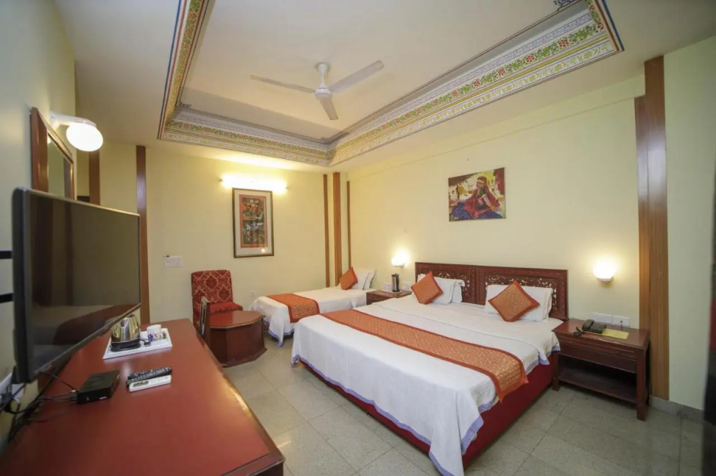 Hotel H R Palace