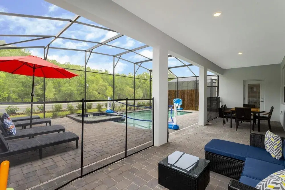 Stunning 8 Bd Single Family w Pool Storey Lake 2718