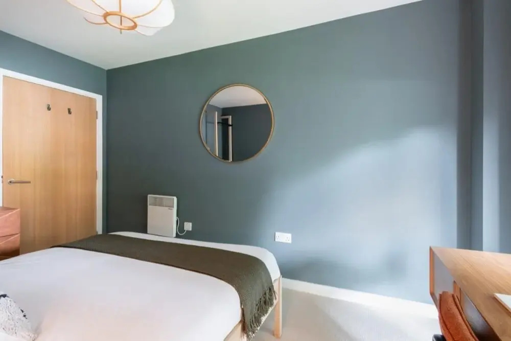 The Bow Mews - Modern Bright 2bdr Apartment With Patio