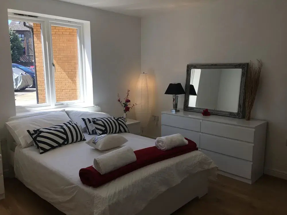 2 Bed Flat, Dedicated Workspace, Parking, 4KTV