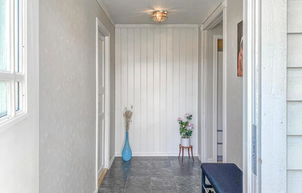 Nice Apartment in Ellingsøy With Wifi and 1 Bedrooms