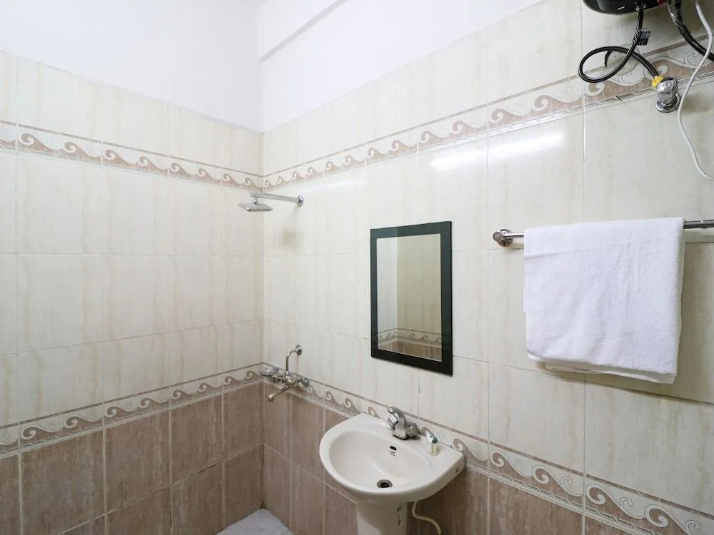Oyo 26657 Vrindaban Guest House