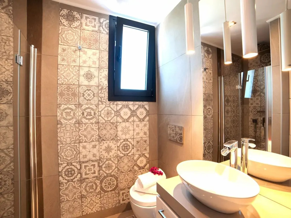 2 New Villas Next Each Other, Pool, Rent Separately or Together at Kournas Lake