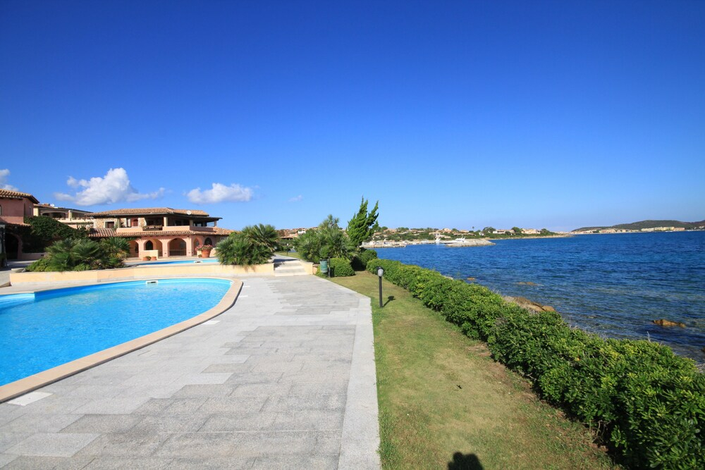 SAbba seafront apartments - Your House in Sardinia