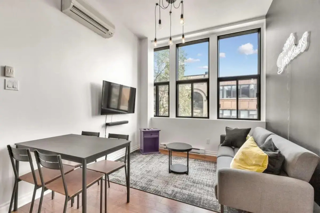 M11 The Simpsons Suite 3BR in The Heart of MTL