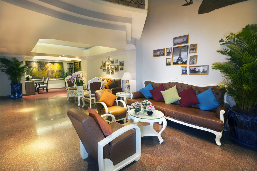 Roseland Corp Hotel