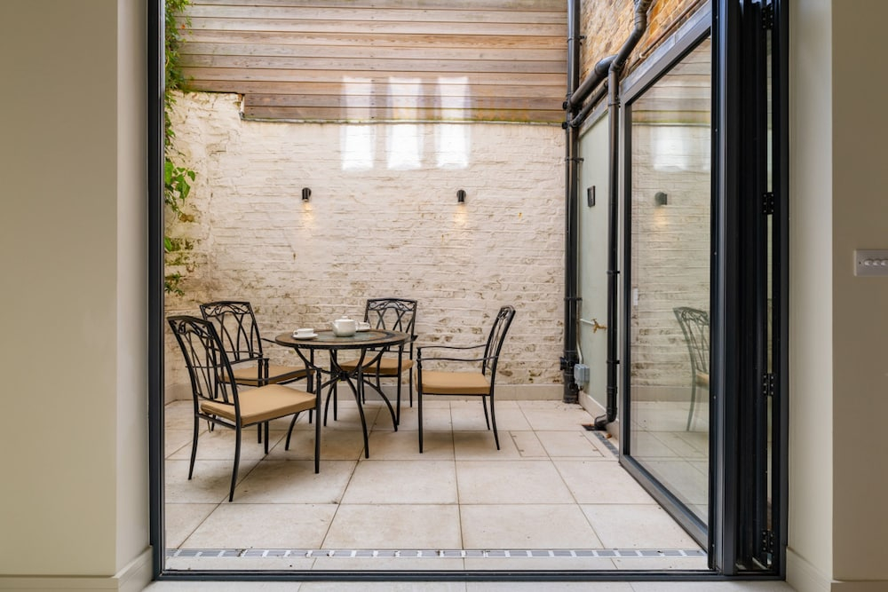 Your Place - 2 Bedroom Mews House in Notting Hill