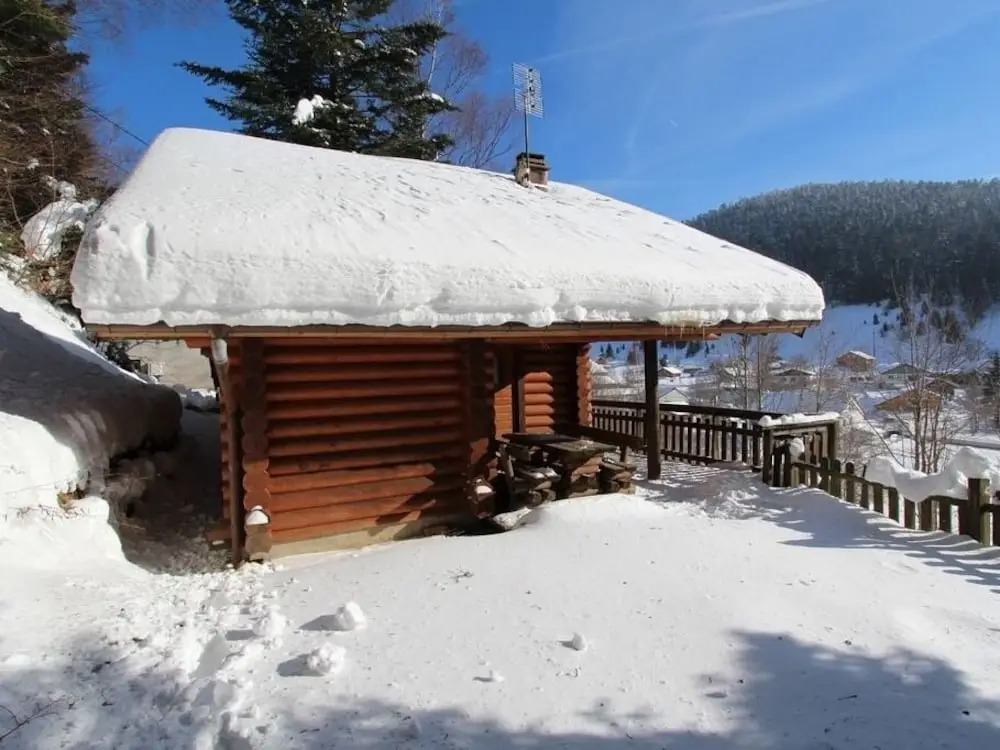 LE GRAND CERF Chalet en rondins avec SPA Jacuzzi