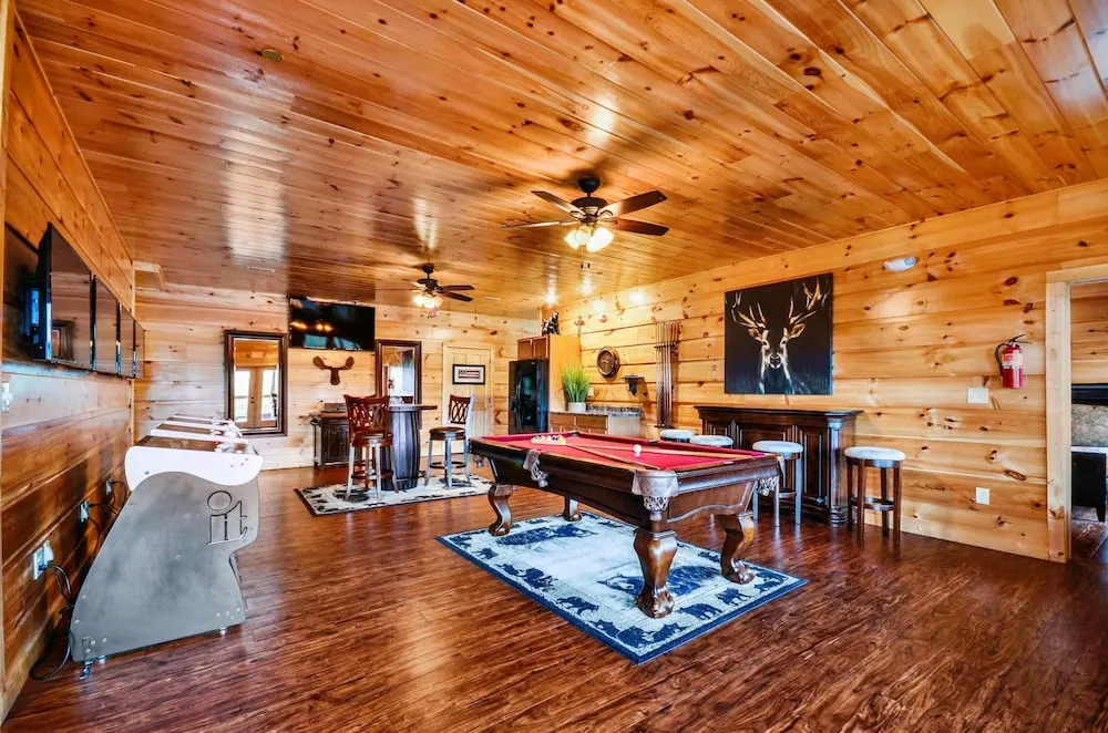 Luxury 14br Haven Views Games Hot Tubs More