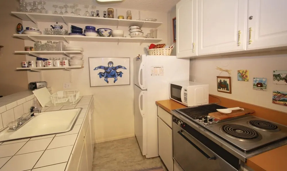Kings Crossing #6 2 Bedrooms 2 Bathrooms Townhouse