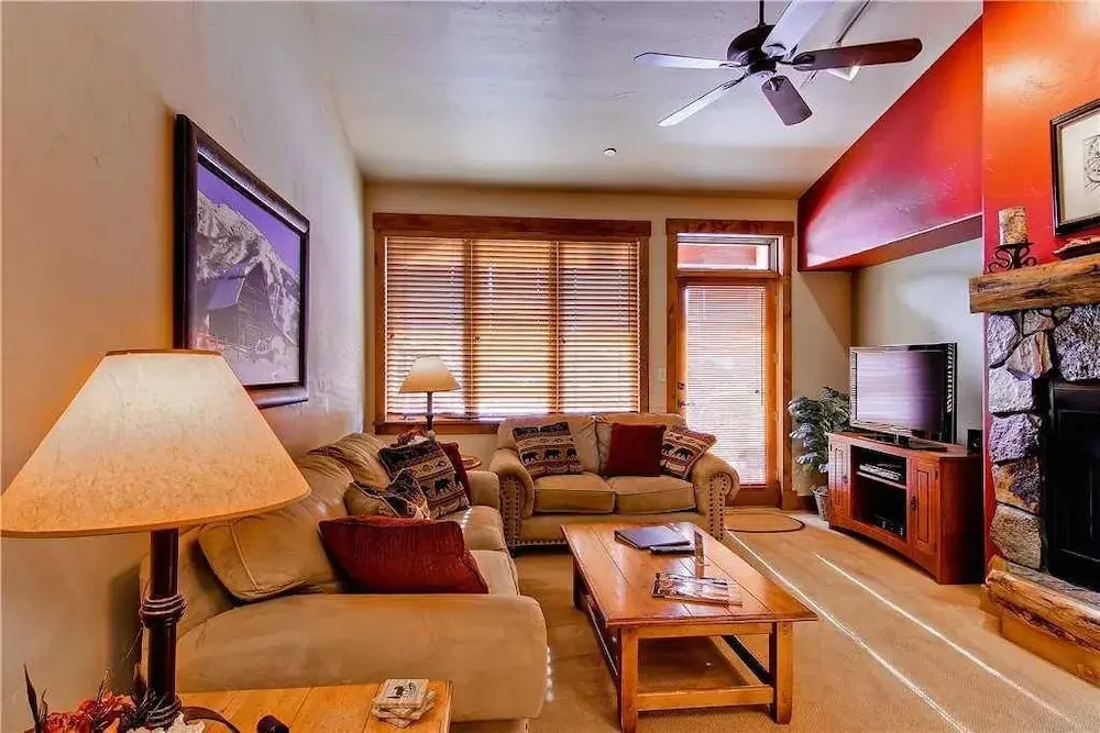 Tl2306 Top Floor and Amenities Galore! Beautuful Residence! Winter Specials!