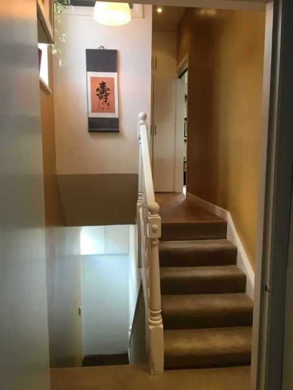 Charming 1 Bed Near Tube with Parking Permit