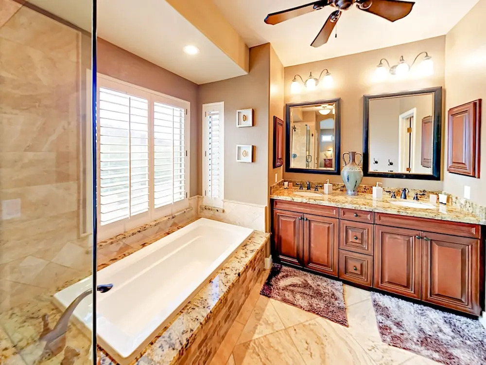 E Sandia Circle - 5 Br Home
