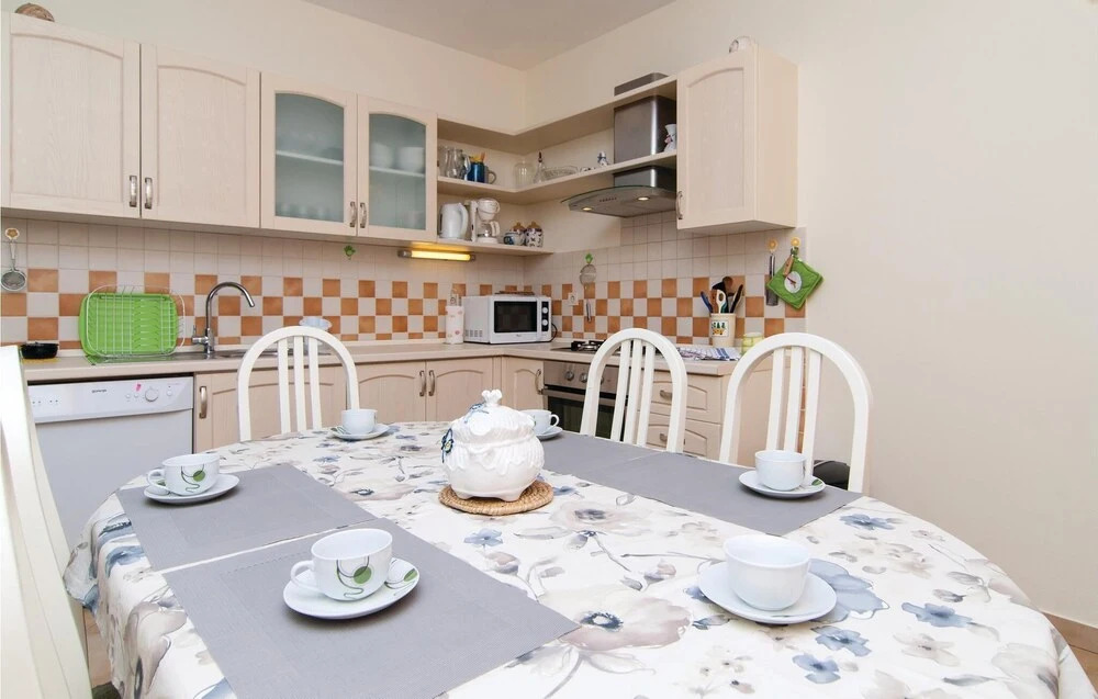 Awesome Home in Lokva Rogoznica With Wifi and 4 Bedrooms